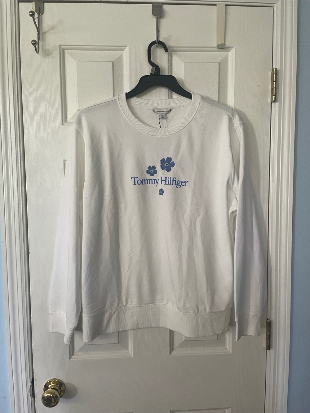 Tommy Hilfiger White Sweatshirt with Blue Floral Logo